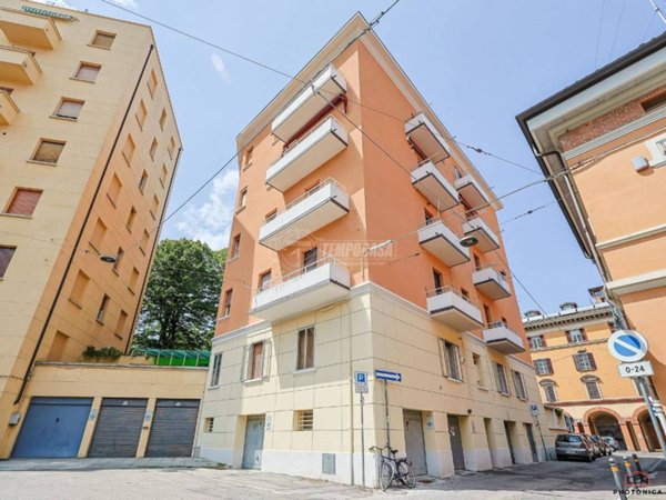 appartamento in vendita a Bologna in zona Saragozza