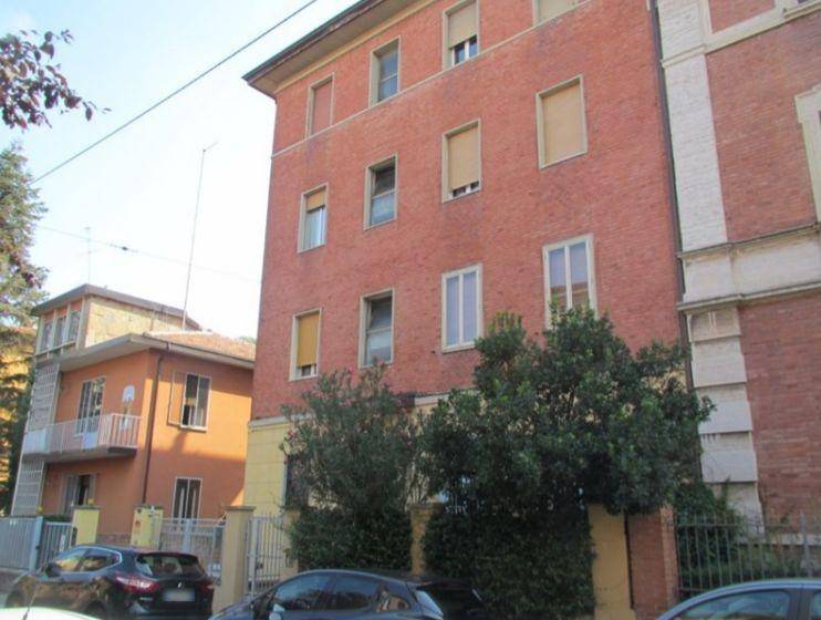 ufficio in vendita a Bologna in zona San Vitale