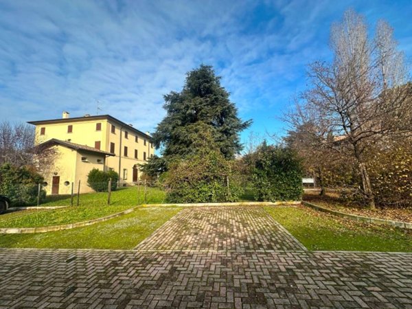 ufficio in vendita a Bologna in zona Savena