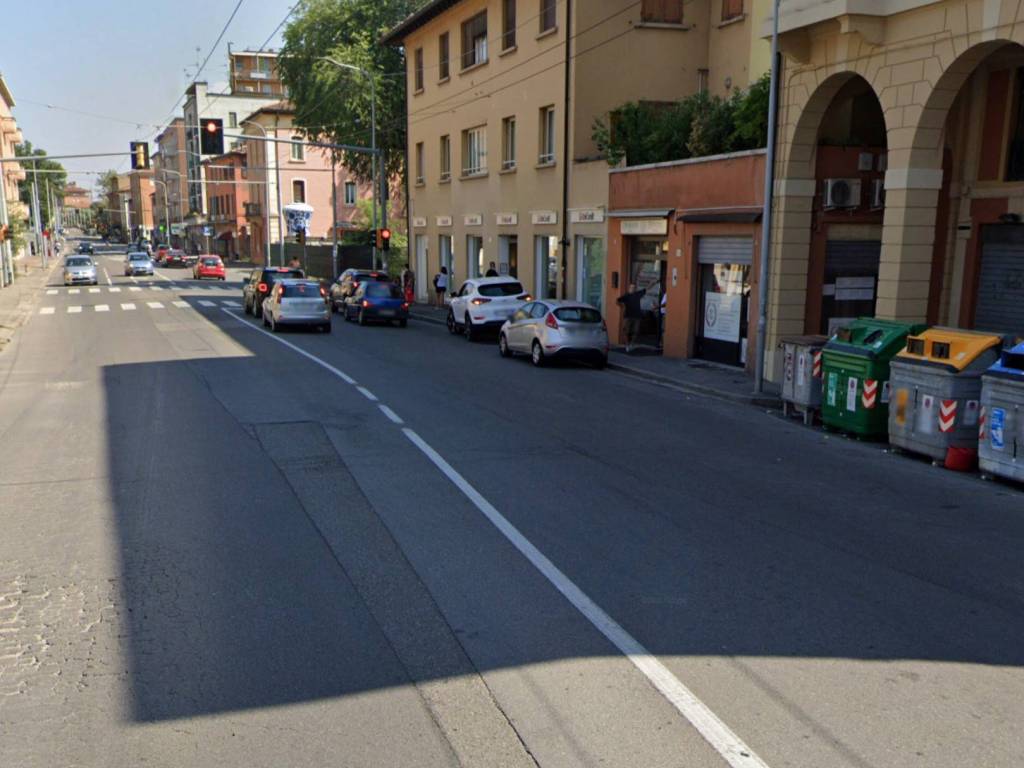 negozio in vendita a Bologna in zona Borgo Panigale