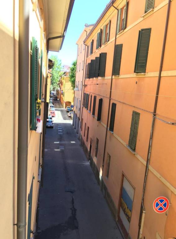 locale di sgombero in vendita a Bologna in zona Quartiere Porto