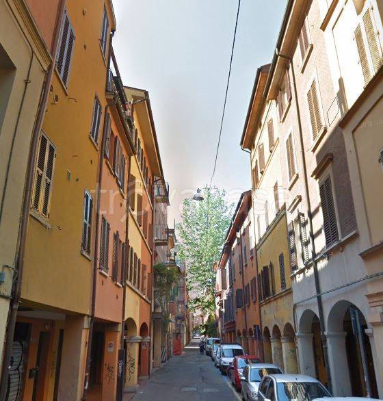 locale di sgombero in vendita a Bologna in zona Quartiere Porto