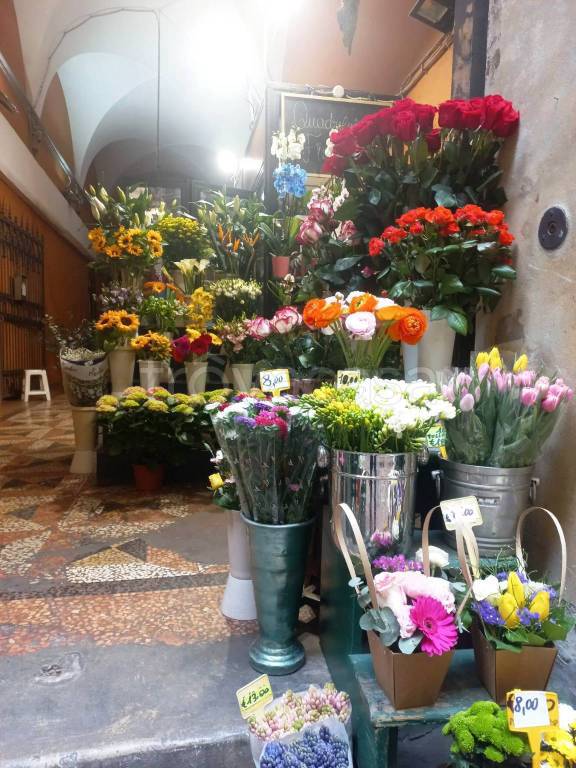 negozio in vendita a Bologna in zona Centro Storico