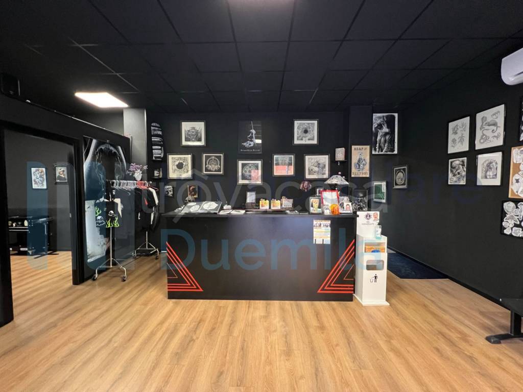 negozio in vendita a Bologna in zona San Donato