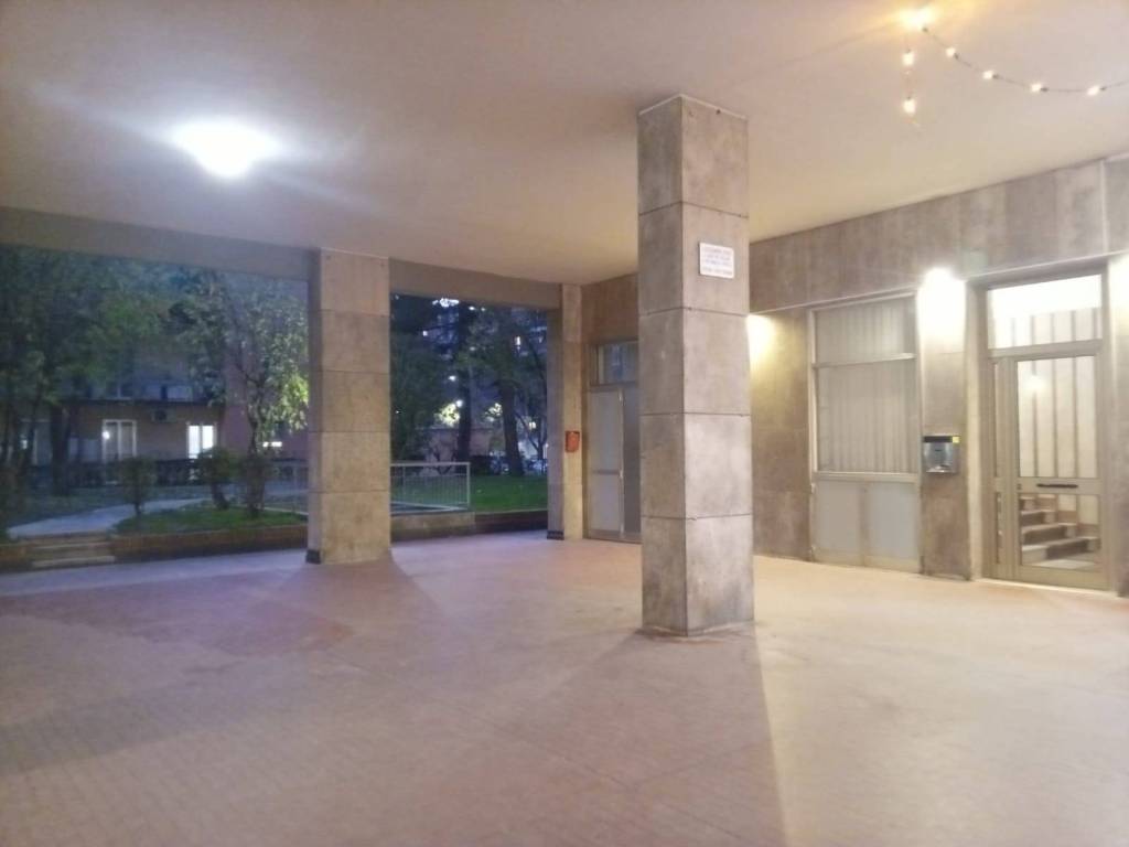 negozio in vendita a Bologna in zona Savena