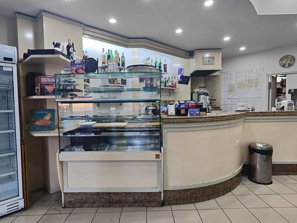 negozio in vendita a Bologna in zona Savena