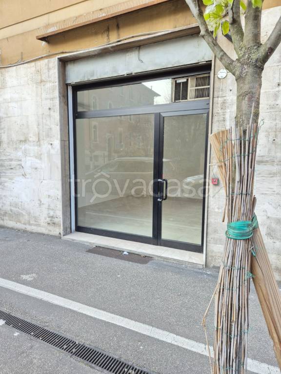 negozio in vendita a Bologna in zona Murri
