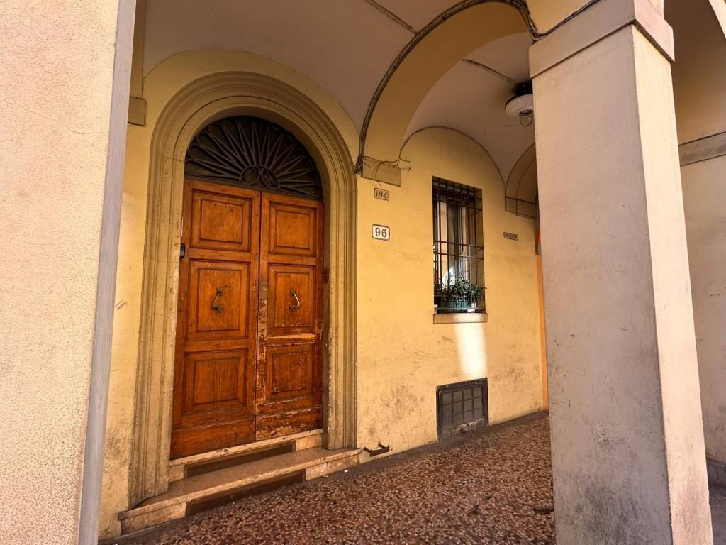 appartamento in vendita a Bologna in zona Saragozza
