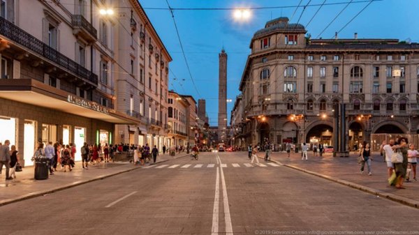 ufficio in vendita a Bologna in zona Centro Storico