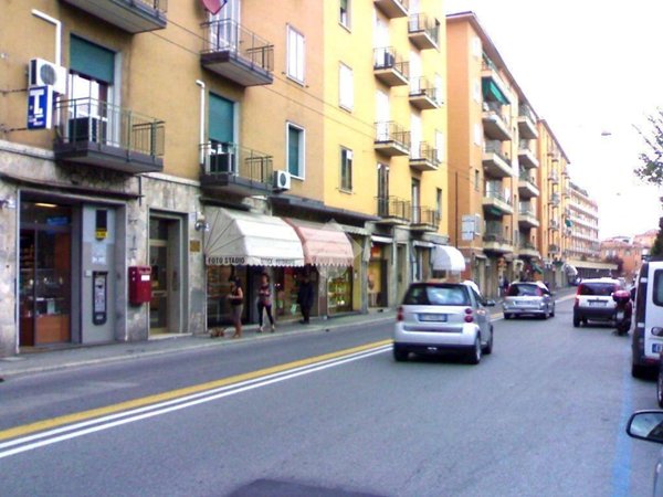 negozio in vendita a Bologna in zona Andrea Costa