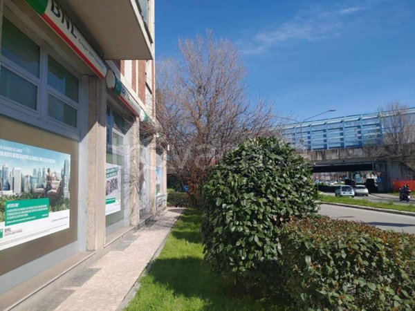 negozio in vendita a Bologna in zona San Vitale