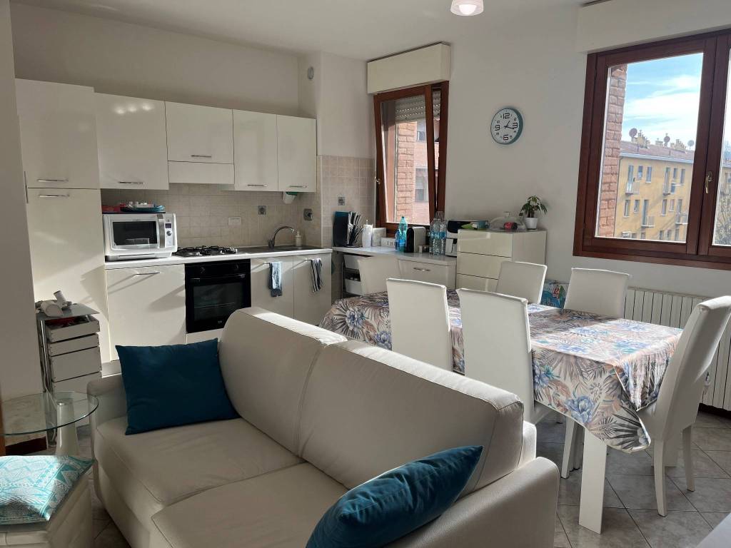 appartamento in vendita a Bologna in zona Saffi