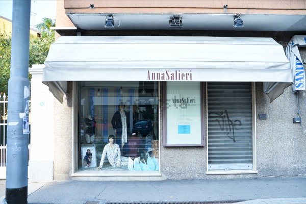 negozio in vendita a Bologna in zona Savena