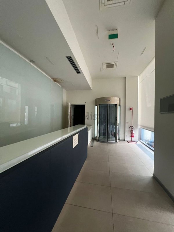 locale commerciale in vendita a Bologna in zona Centro Storico