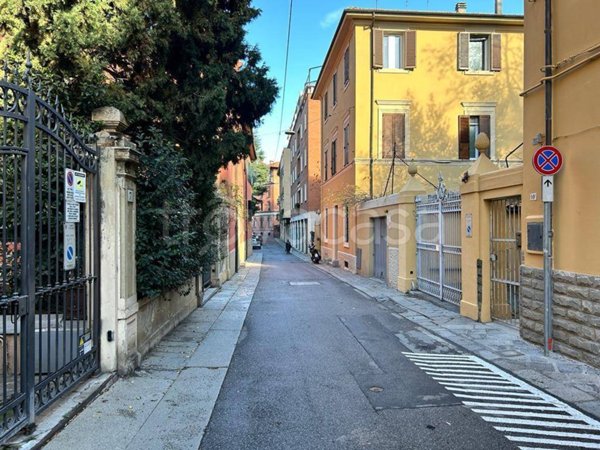 casa indipendente in vendita a Bologna in zona Santo Stefano