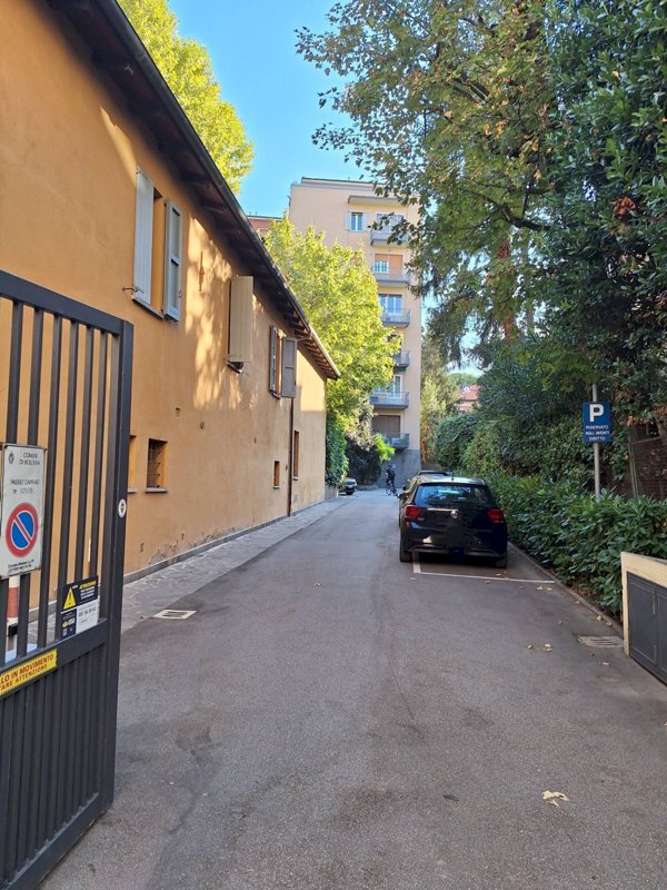 casa indipendente in vendita a Bologna in zona Santo Stefano