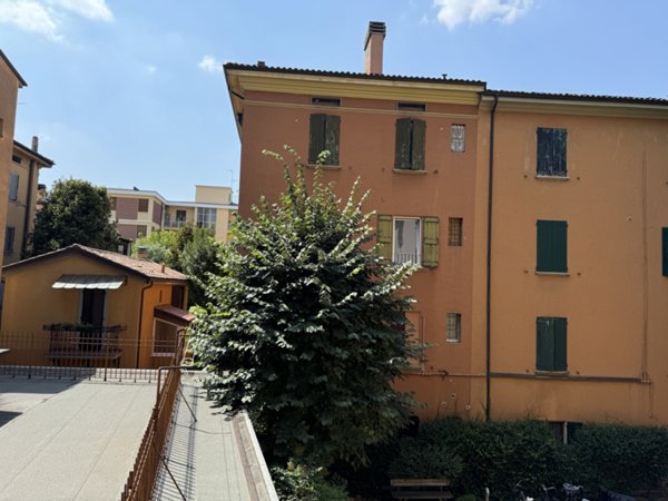 appartamento in vendita a Bologna in zona Andrea Costa