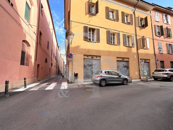 negozio in vendita a Bologna in zona Centro Storico