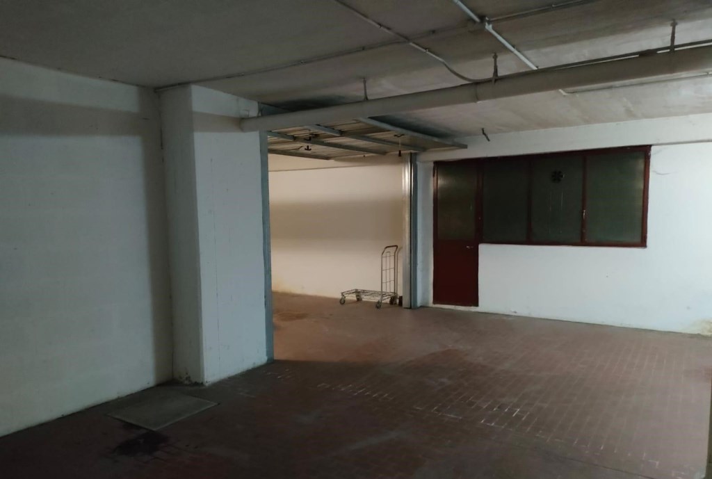 locale di sgombero in vendita a Bologna in zona Barca