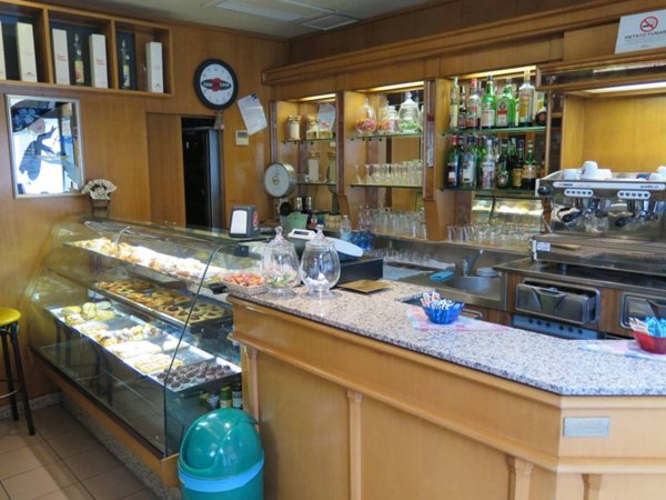 negozio in vendita a Bologna in zona San Vitale