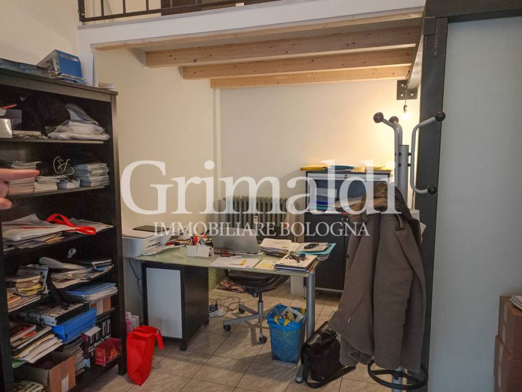 negozio in vendita a Bologna in zona San Vitale