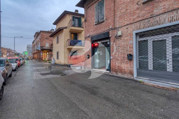 negozio in vendita a Bologna in zona San Vitale