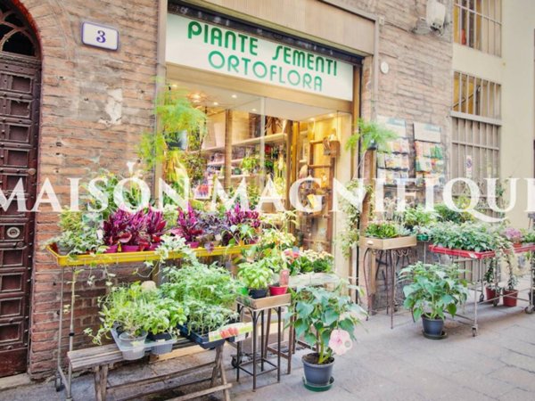 negozio in vendita a Bologna in zona Centro Storico