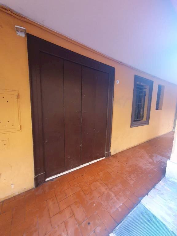 negozio in vendita a Bologna in zona Saragozza
