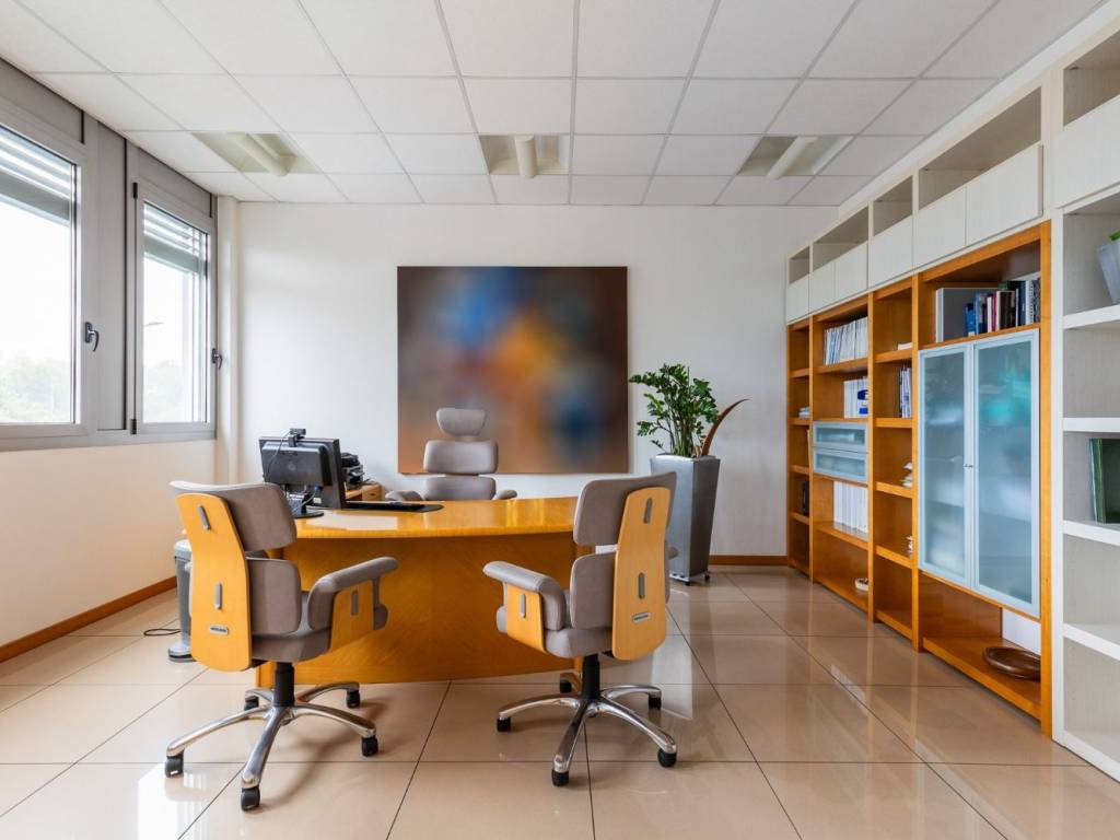 ufficio in vendita a Bologna in zona Savena