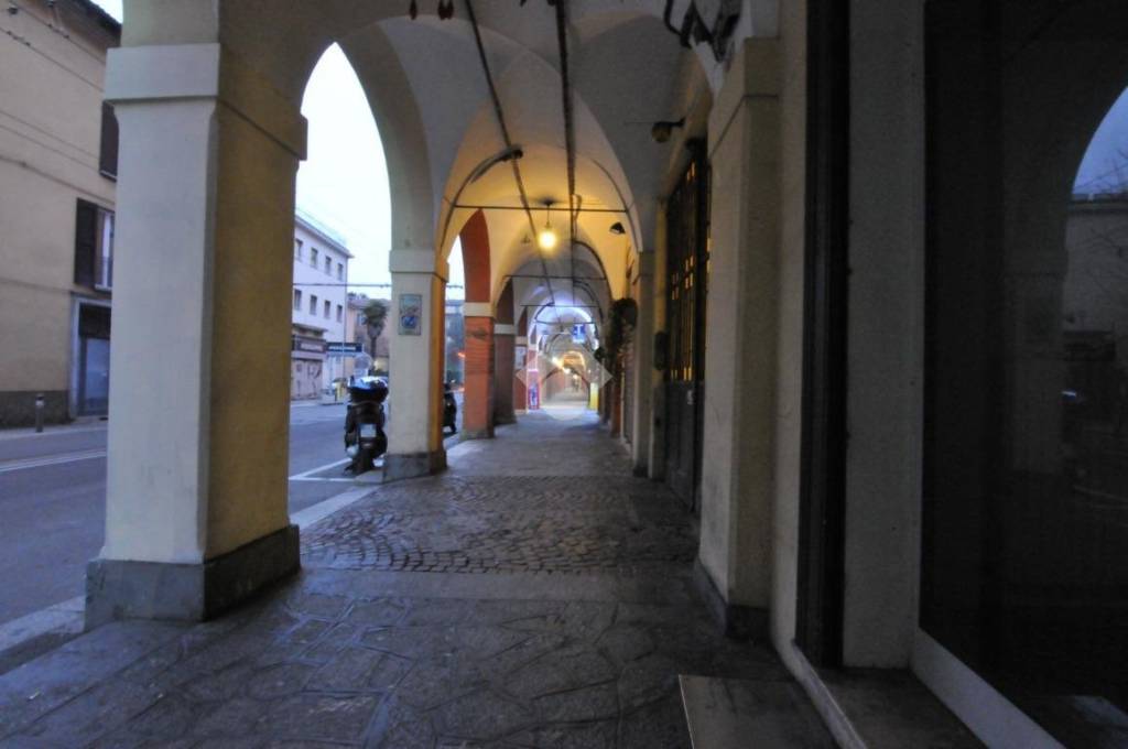 negozio in vendita a Bologna in zona Savena