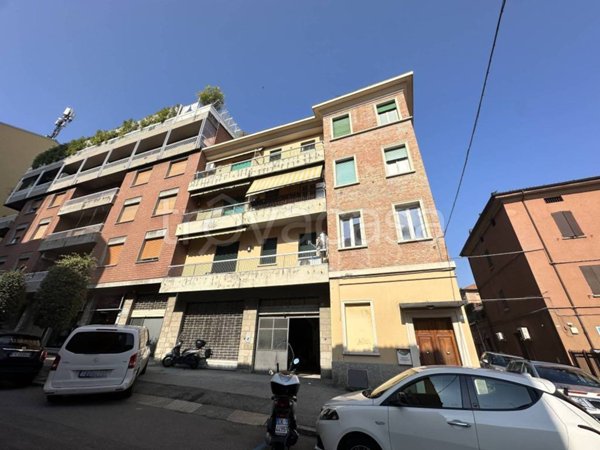 appartamento in vendita a Bologna in zona Saffi