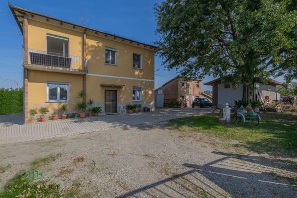 casa indipendente in vendita a Bologna in zona San Nicolò Di Villola