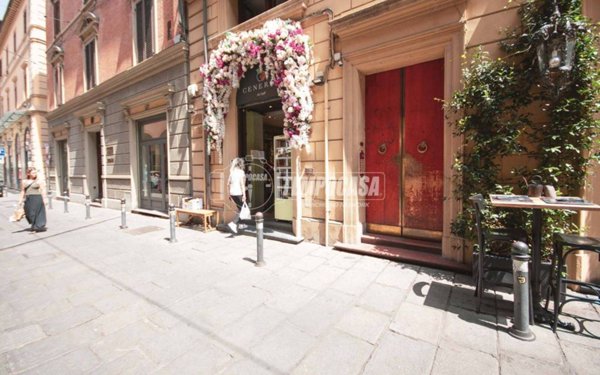 trivano in vendita a Bologna in zona Santo Stefano