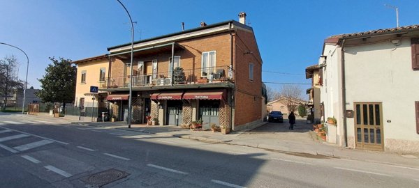 locale commerciale in vendita a Bologna