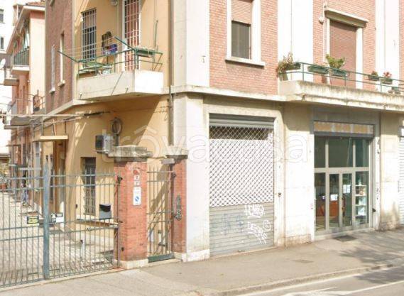 negozio in vendita a Bologna in zona San Vitale