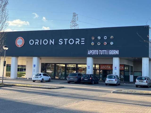 negozio in vendita a Bologna in zona Savena