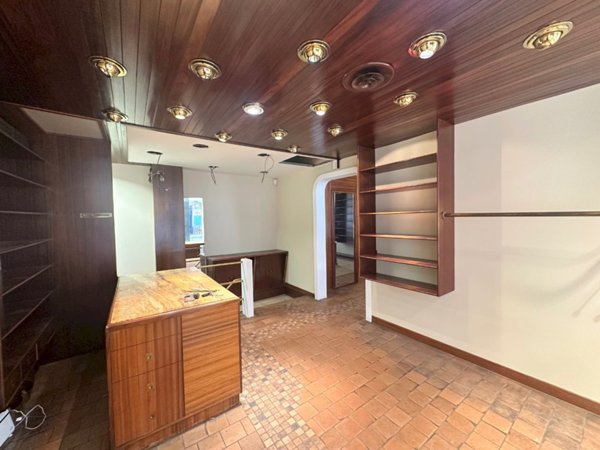 negozio in vendita a Bologna in zona Lame