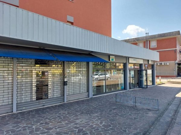 negozio in vendita a Bologna in zona Borgo Panigale