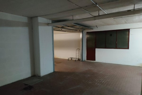 locale di sgombero in vendita a Bologna
