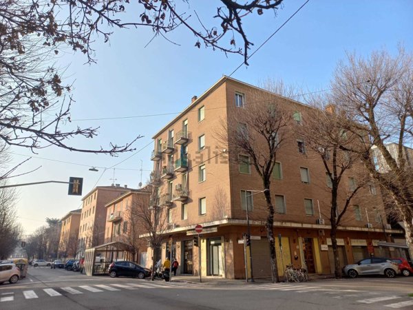 casa indipendente in vendita a Bologna in zona Quartiere Navile
