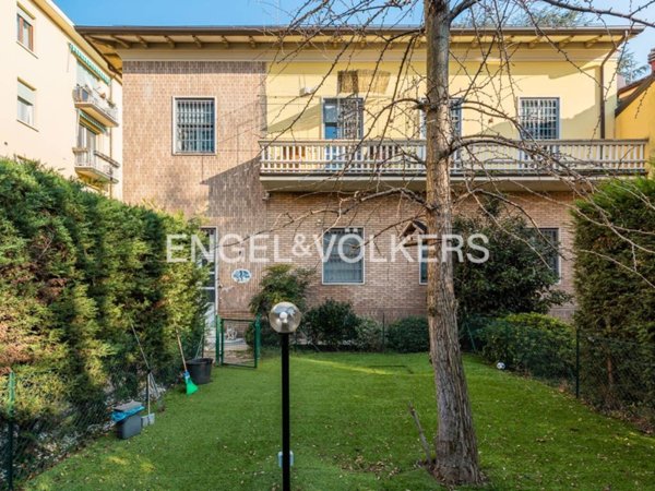 casa indipendente in vendita a Bologna in zona Saffi
