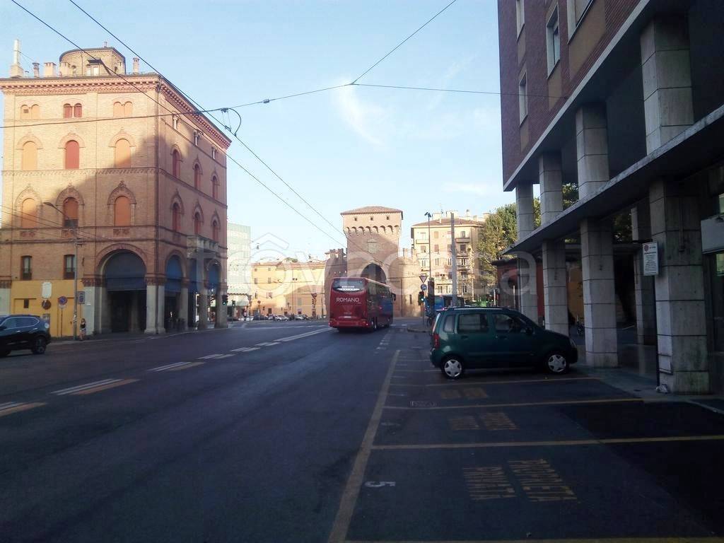 negozio in vendita a Bologna in zona Saffi