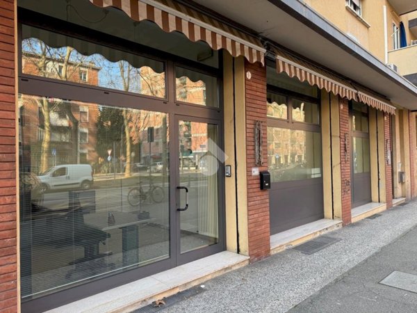 negozio in vendita a Bologna in zona Fiera