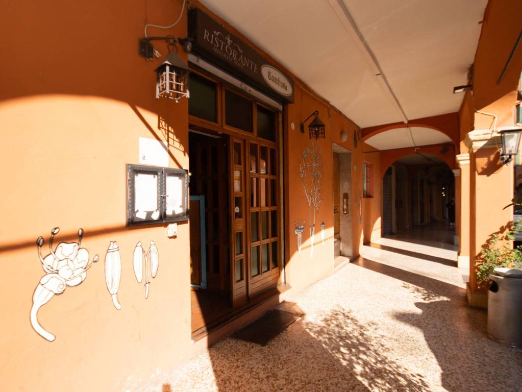 negozio in vendita a Bologna in zona San Vitale