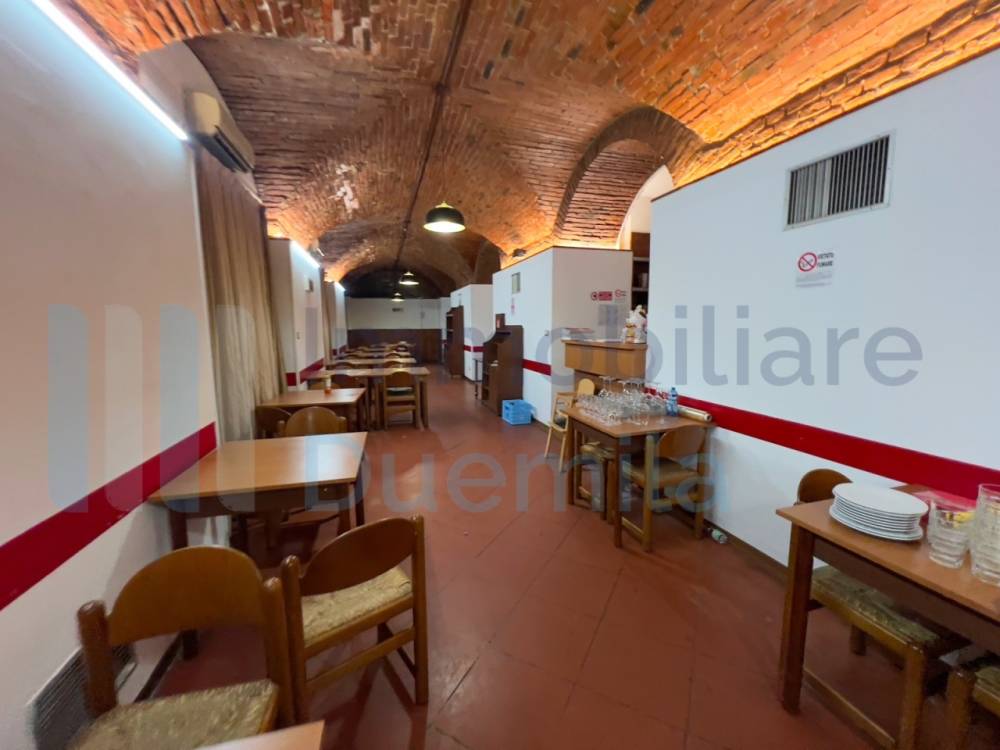 negozio in vendita a Bologna in zona Centro Storico