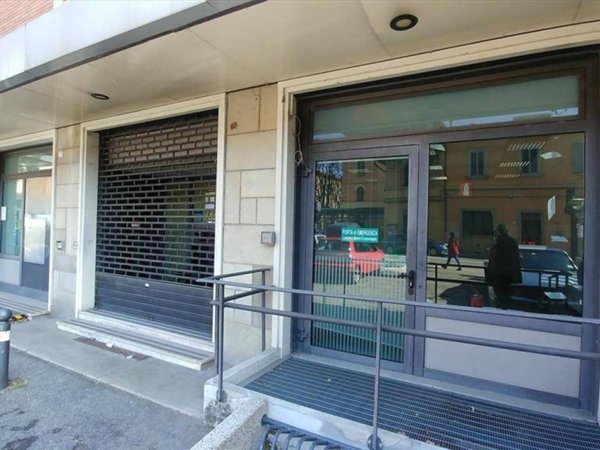 negozio in vendita a Bologna in zona Bolognina