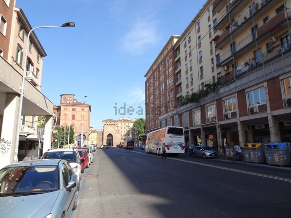 negozio in vendita a Bologna in zona Saffi