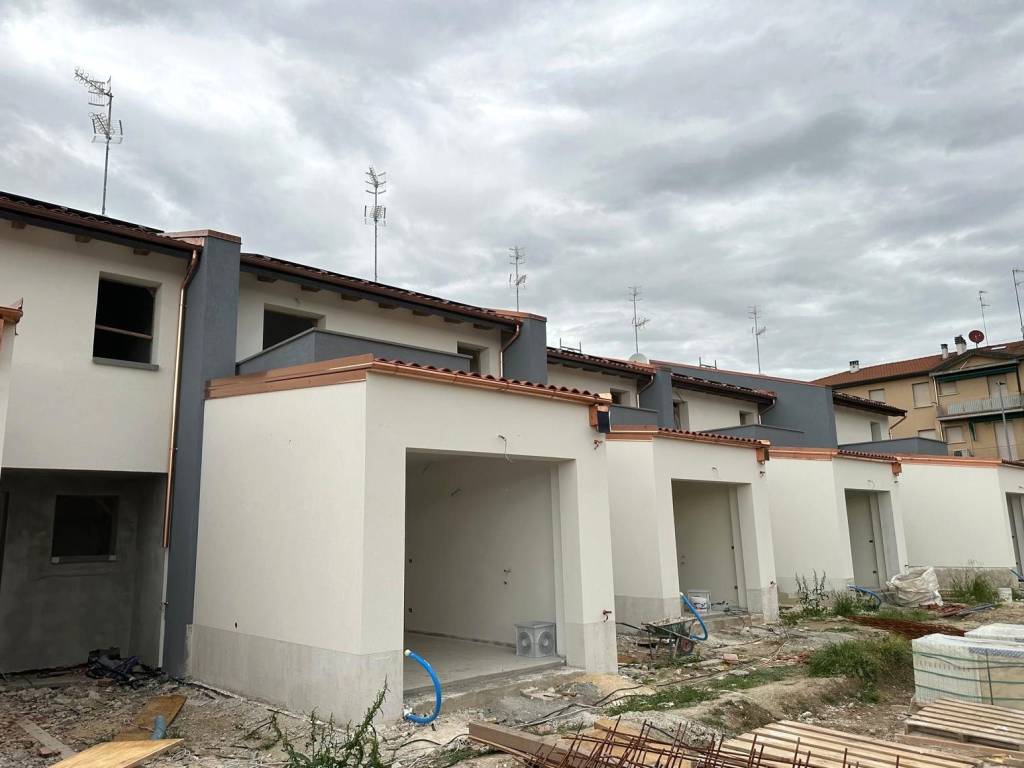 casa indipendente in vendita a Bologna in zona Aeroporto