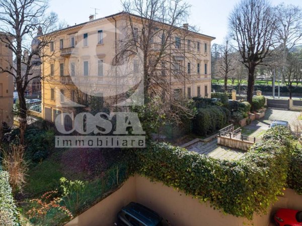appartamento in vendita a Bologna in zona Santo Stefano