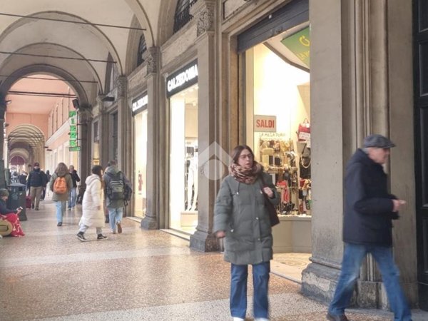 negozio in vendita a Bologna in zona Centro Storico